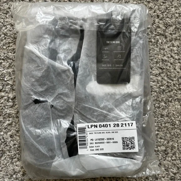 Fabletics sling bag, color black - Picture 4 of 4